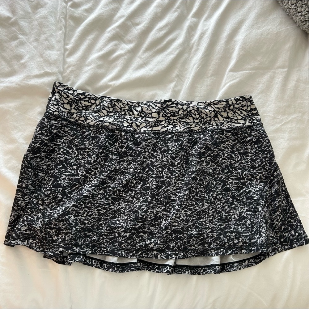 Lululemon Circuit Breaker Skirt 
Iced Wave White Black / Ice Breaker White Black